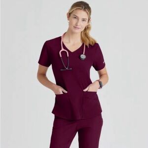 Sketchers Barco Uniform Womens Breeze 3-Pocket Curved Scrub Top Size XS in Wine
